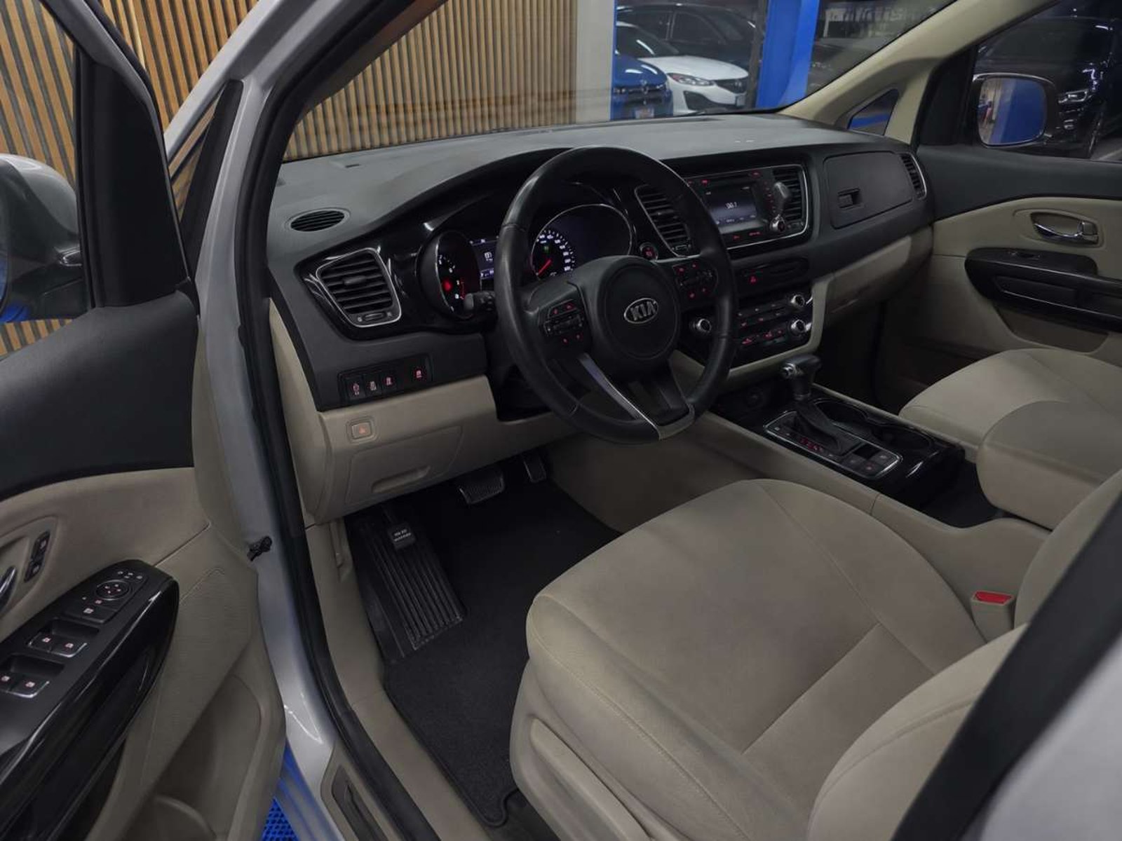 Kia Grand Carnival 2018 - Imagen 11 de 19