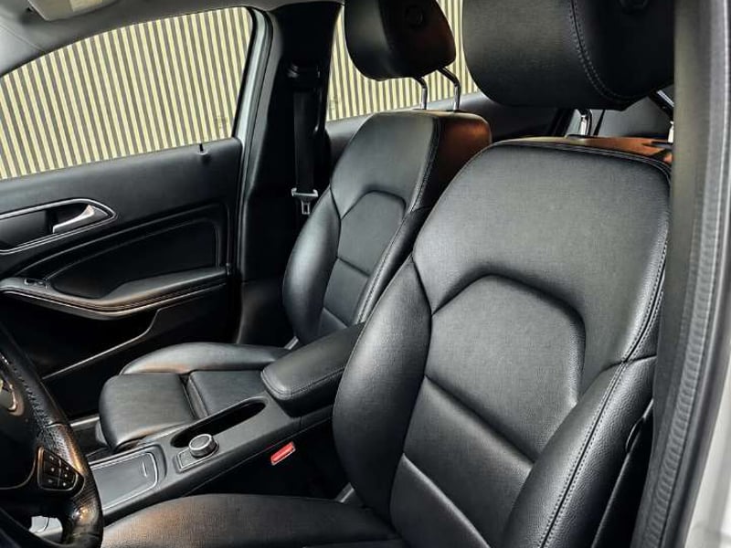 Mercedes-Benz GLA 200 2021 - Imagen 11 de 19