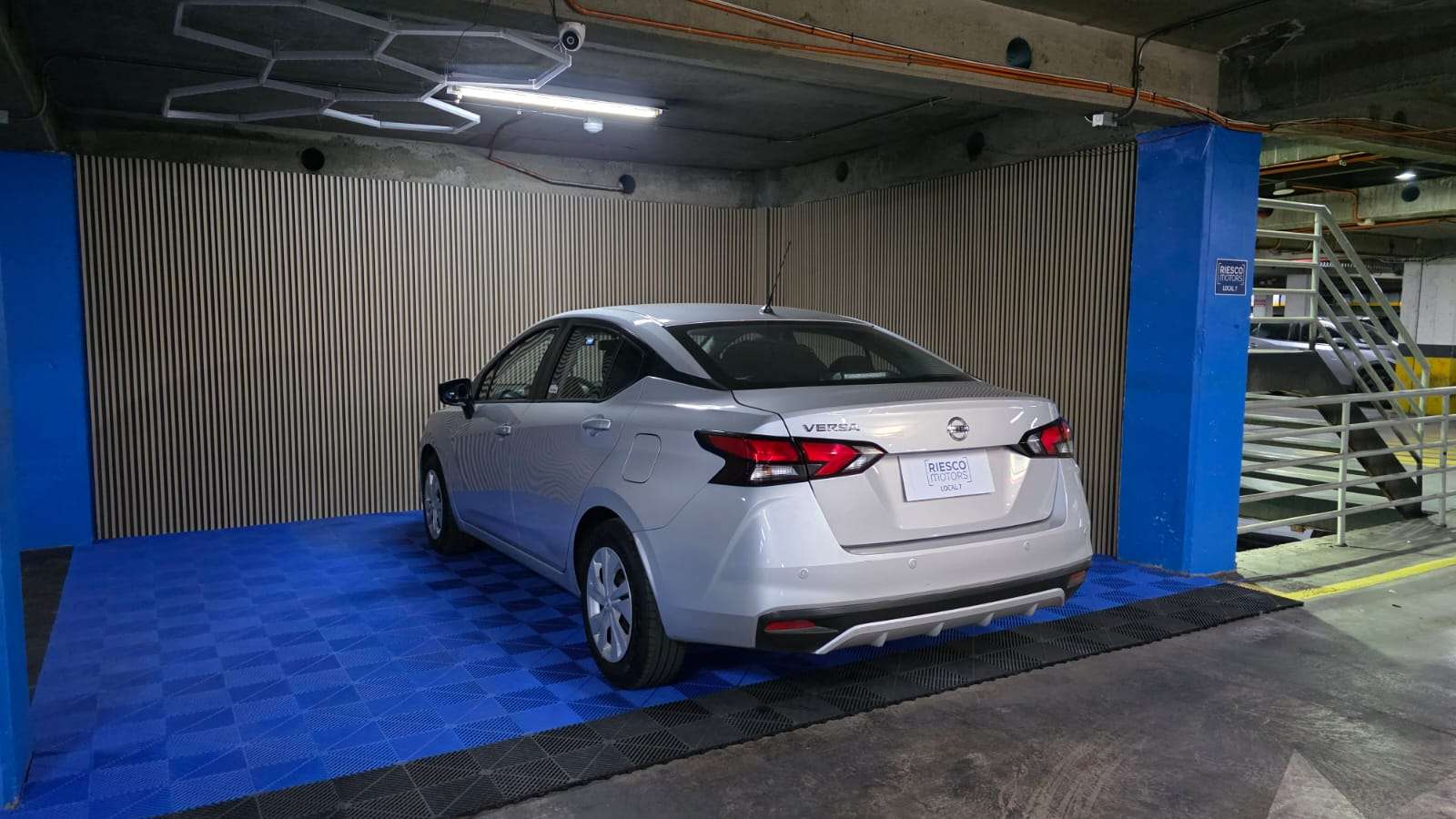 NISSAN VERSA 2022 - Imagen 7 de 13
