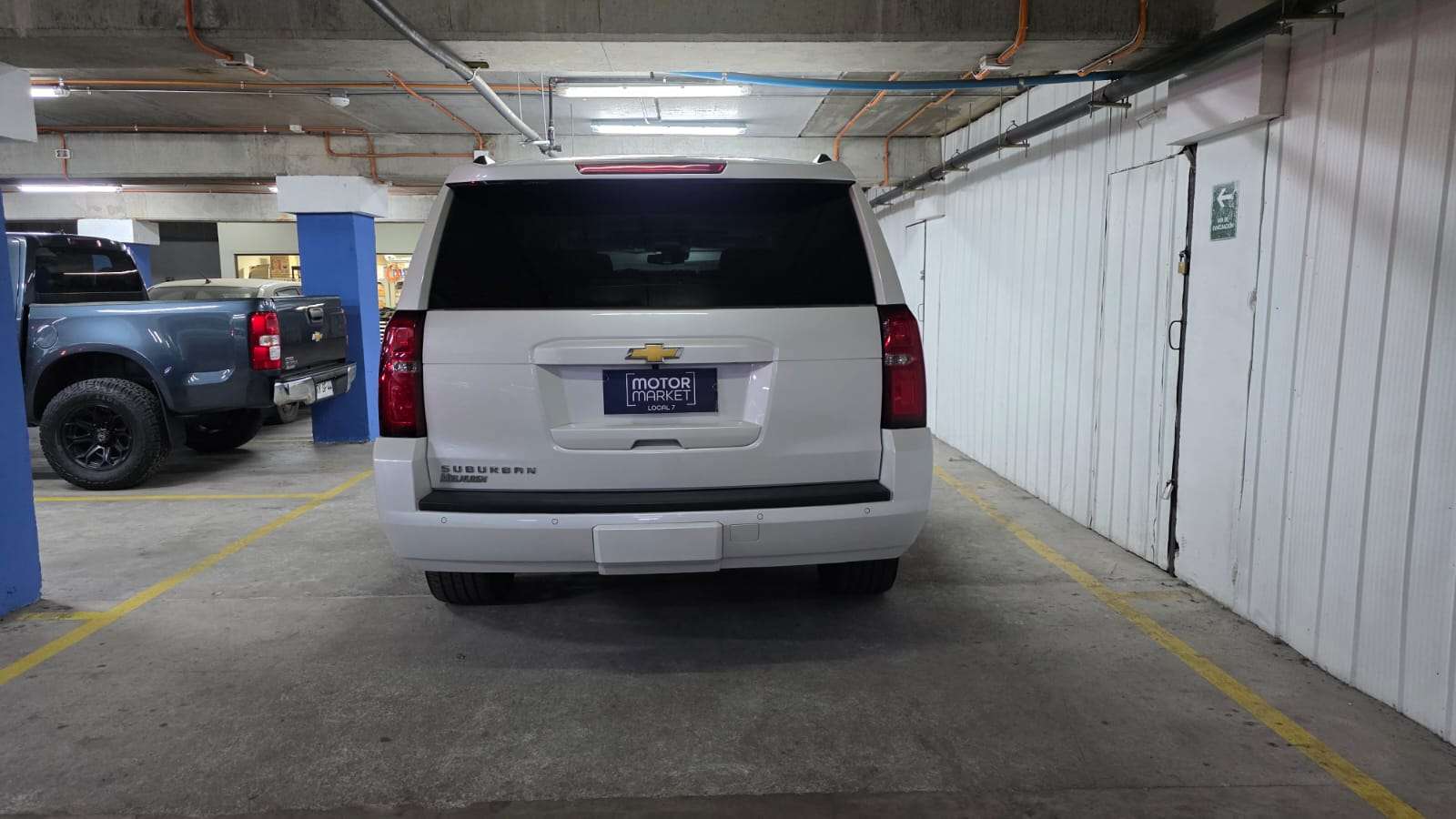 Chevrolet SUBURBAN LT 5.3 V8 4x4 2020 - Imagen 17 de 19