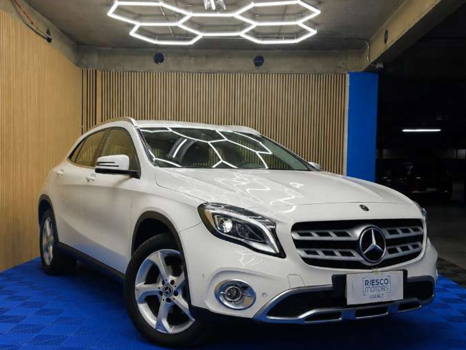 Mercedes-Benz GLA 200 2021 - Foto 4 de 19