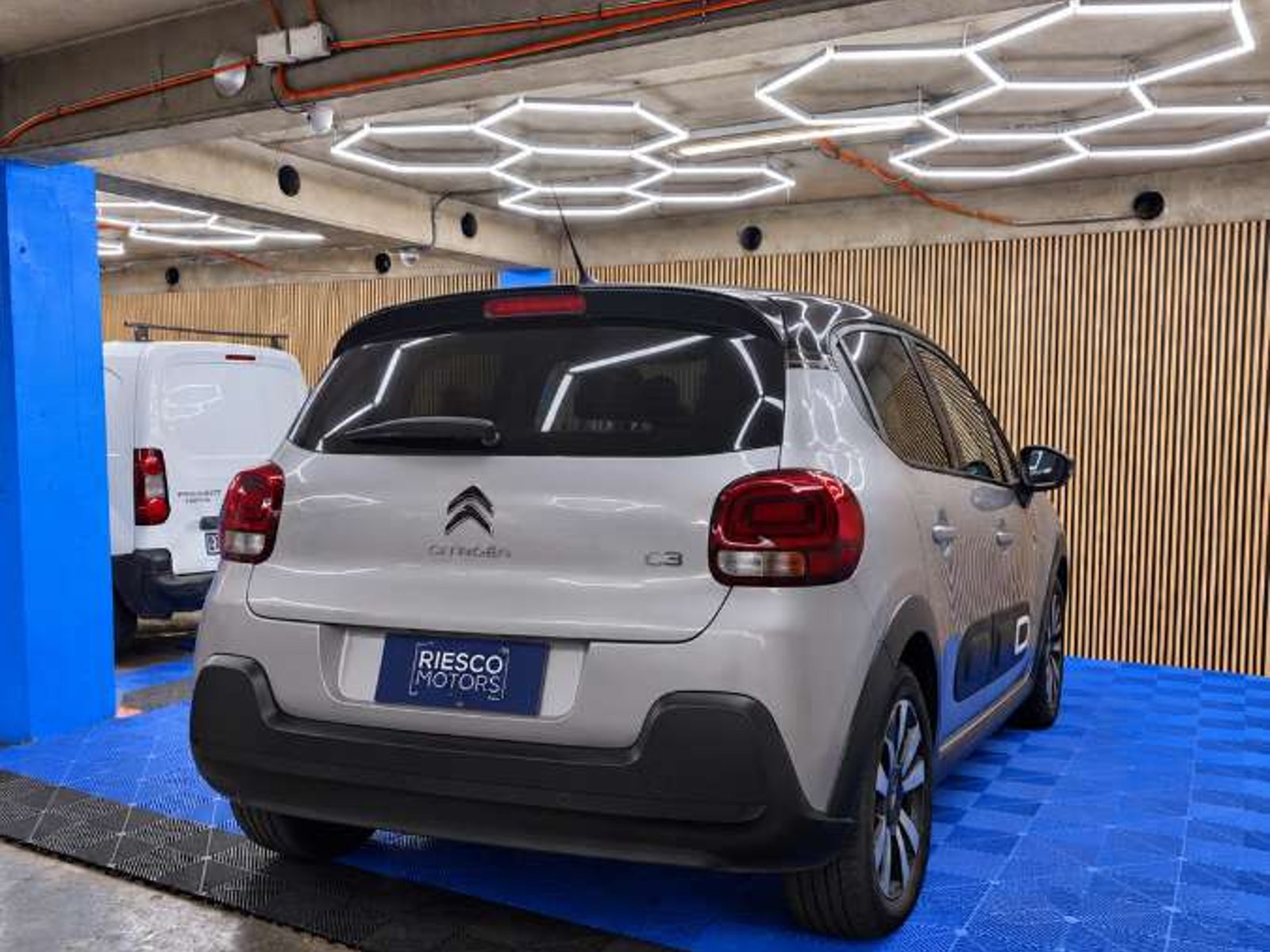 Citroën C3 1.5 FEEL BLUEHDI 4X2 HB 100 SS BVM6 5P 2024 - Foto 5 de 12