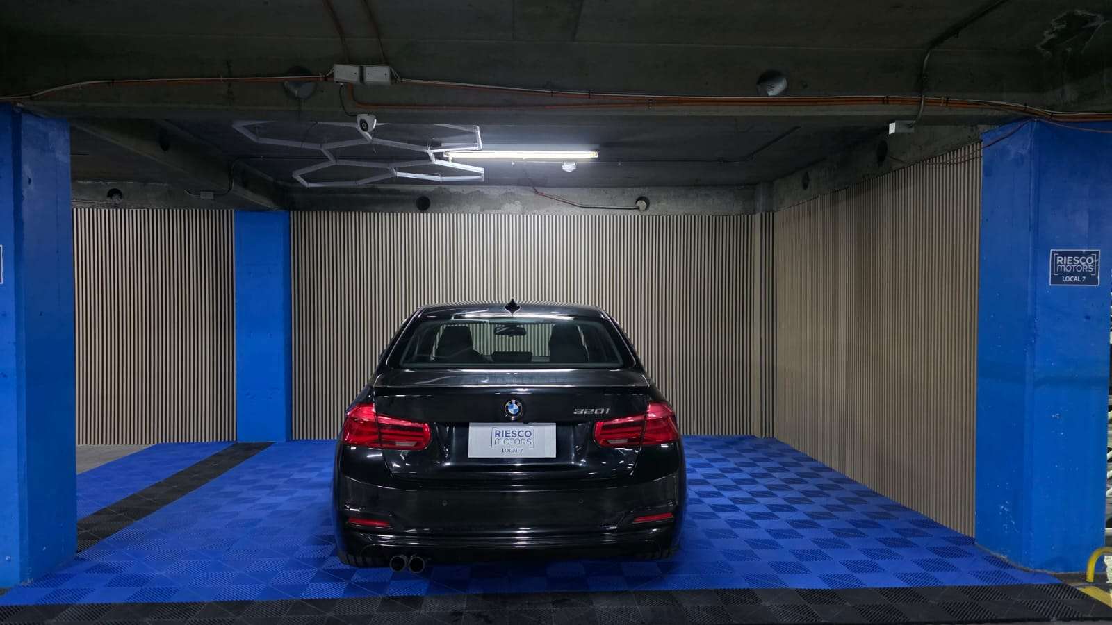 BMW 320I 2017 - Imagen 12 de 13