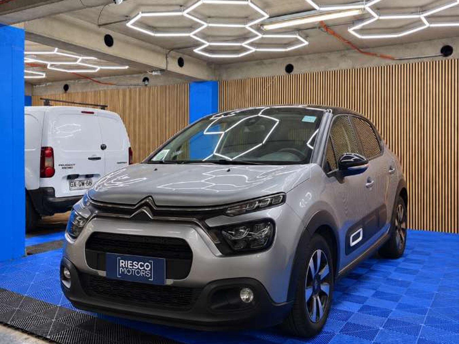 Citroën C3 1.5 FEEL BLUEHDI 4X2 HB 100 SS BVM6 5P 2024 - Foto 2 de 12