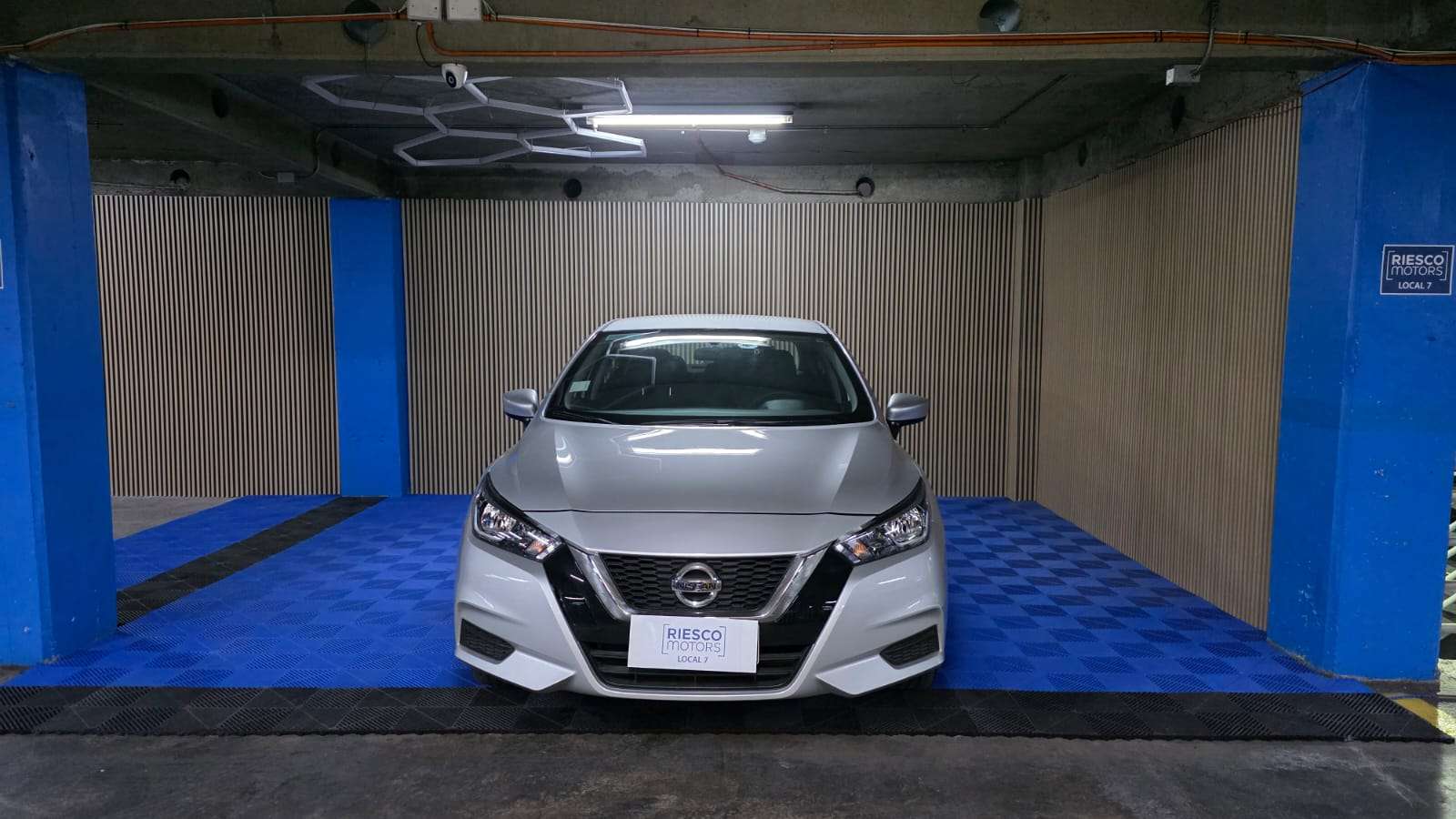 NISSAN VERSA 2022 - Foto 3 de 13