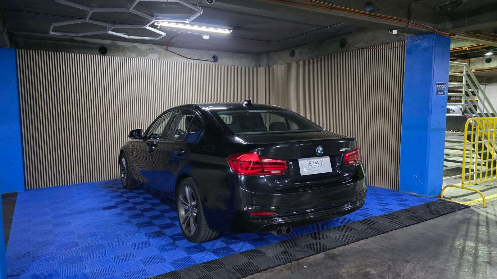 BMW 320I 2017 - Imagen 11 de 13