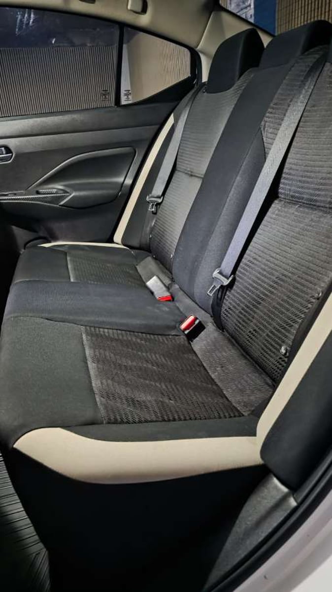 NISSAN VERSA 2022 - Imagen 12 de 14