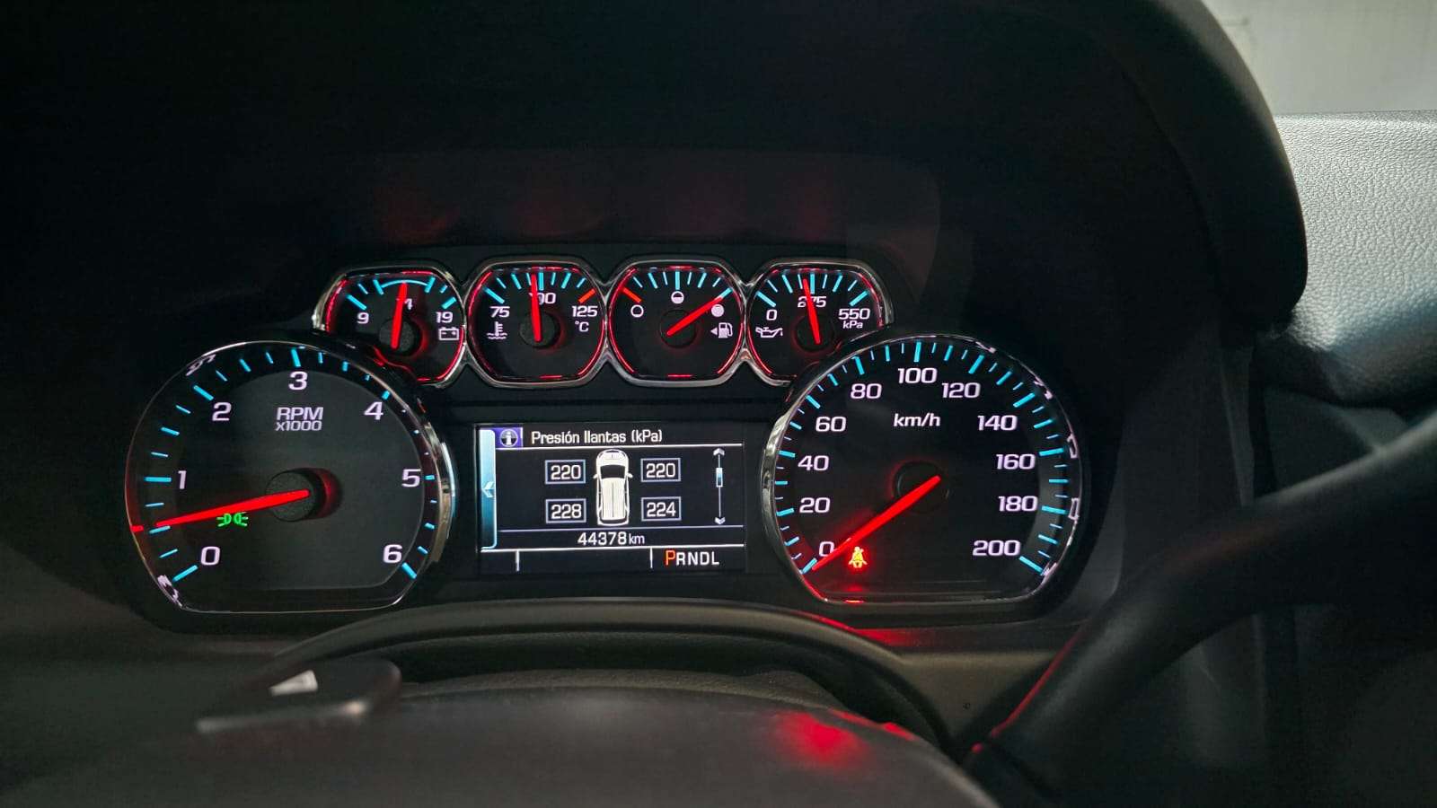 Chevrolet SUBURBAN LT 5.3 V8 4x4 2020 - Imagen 5 de 19