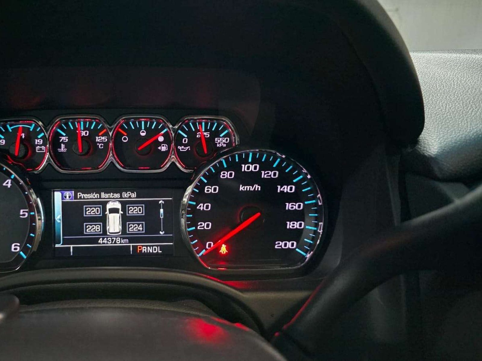 Chevrolet SUBURBAN LT 5.3 V8 4x4 2020 - Foto 5 de 19