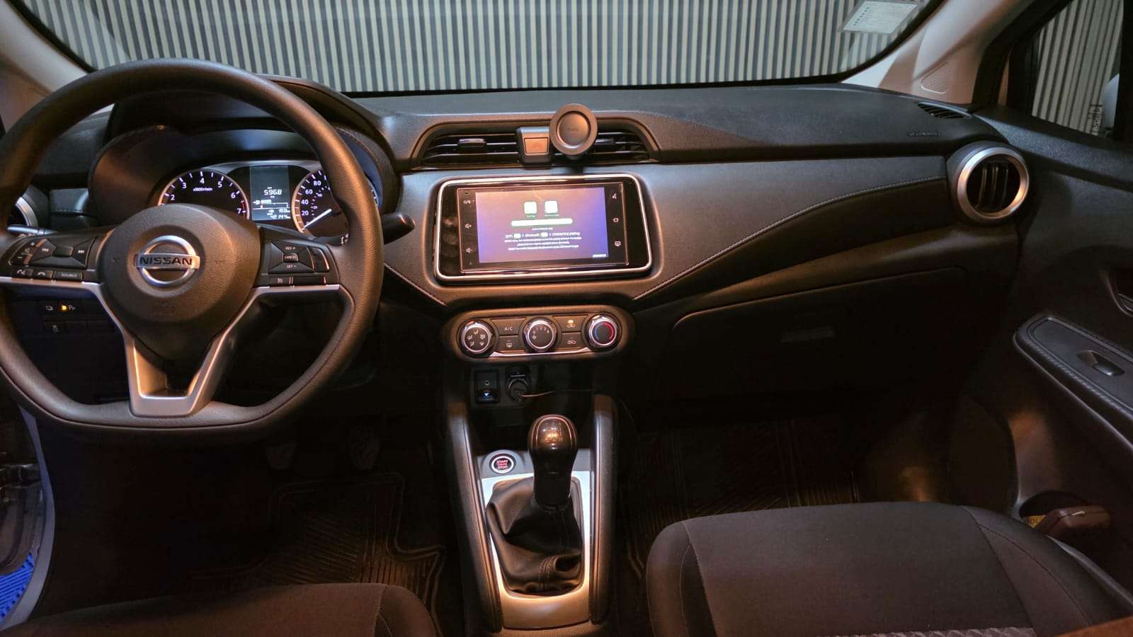 NISSAN VERSA 2022 - Imagen 9 de 13