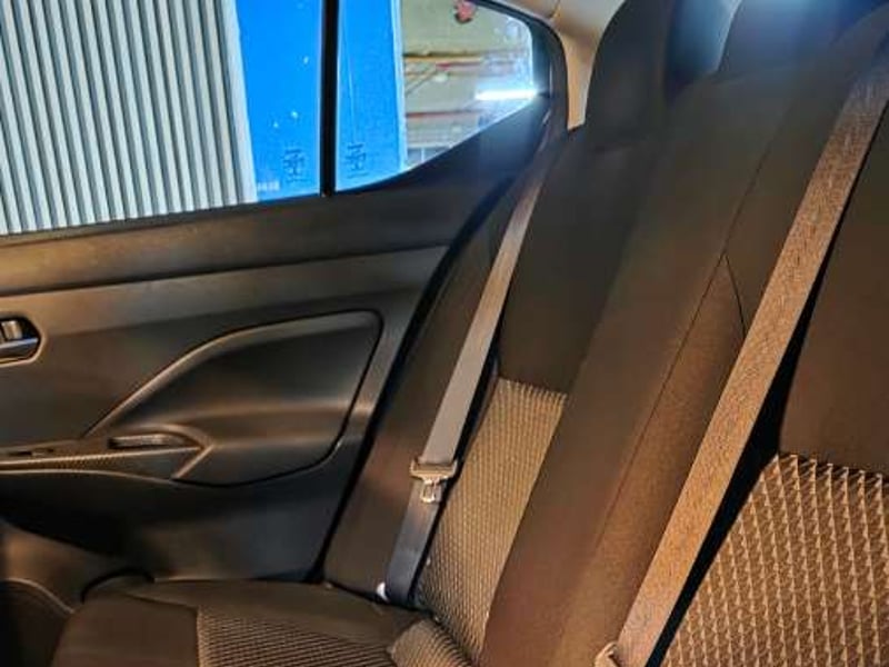 Nissan VERSA 2022 - Imagen 11 de 13