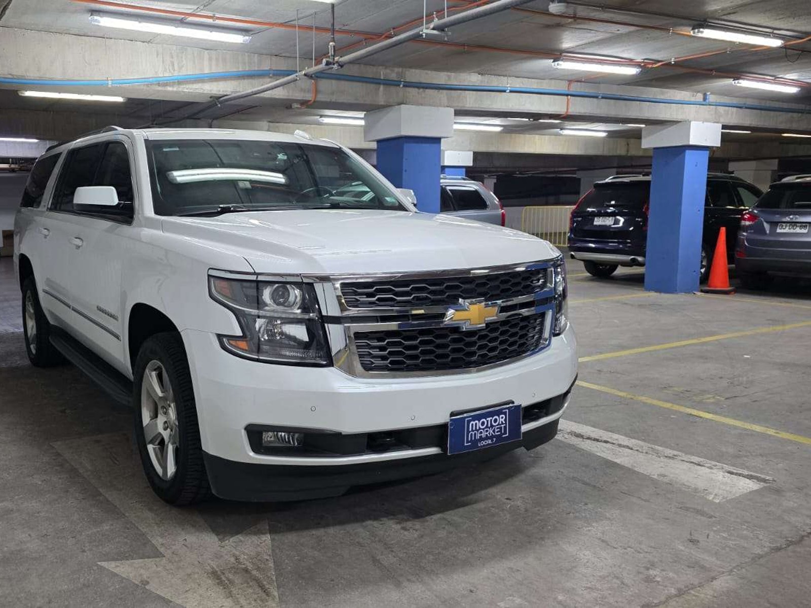 Chevrolet SUBURBAN LT 5.3 V8 4x4 2020 - Foto 3 de 19