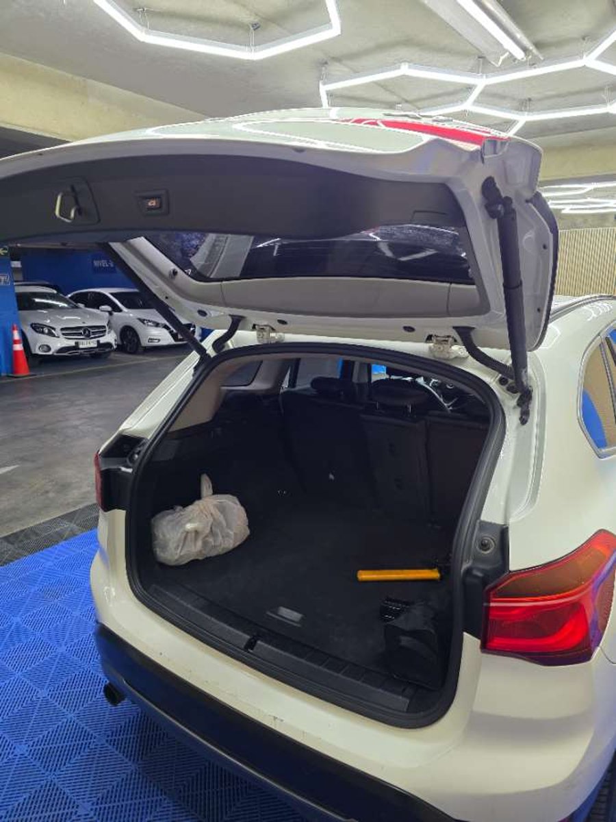 BMW X1 2.0 URBAN MILLENIAL S-DRIVE 20I 4X2 AT 5P 2018 - Imagen 14 de 18