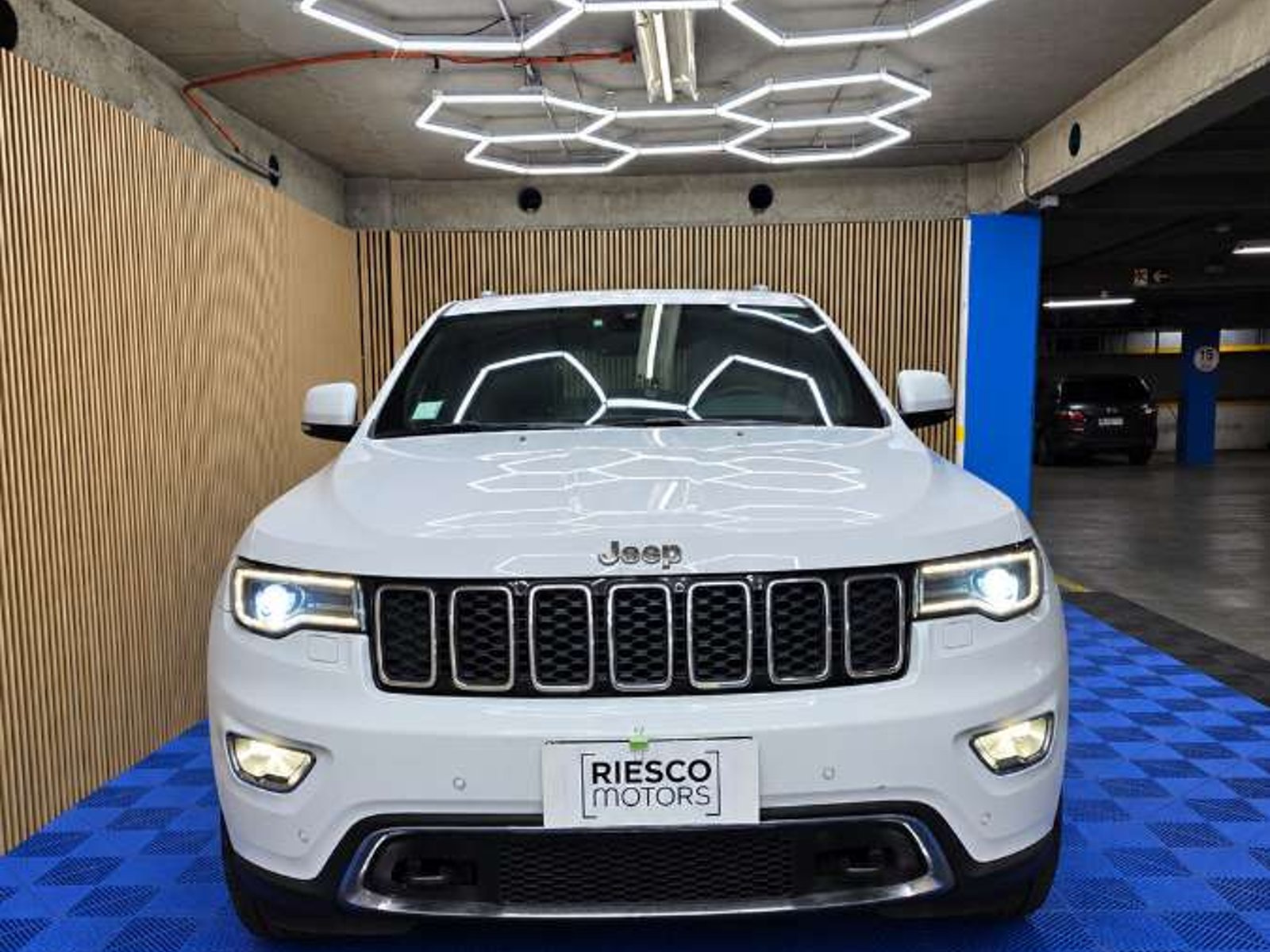 Jeep CHEROKEE LIMITED 2020 - Foto 3 de 20