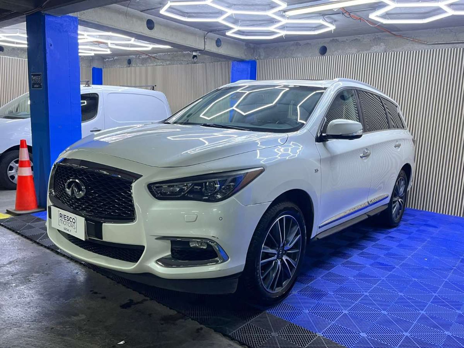 Infiniti QX60 2019 - Foto 2 de 14