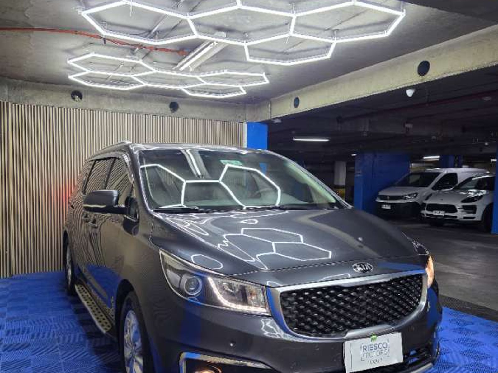 Kia Grand Carnival 2016 - Foto 4 de 17