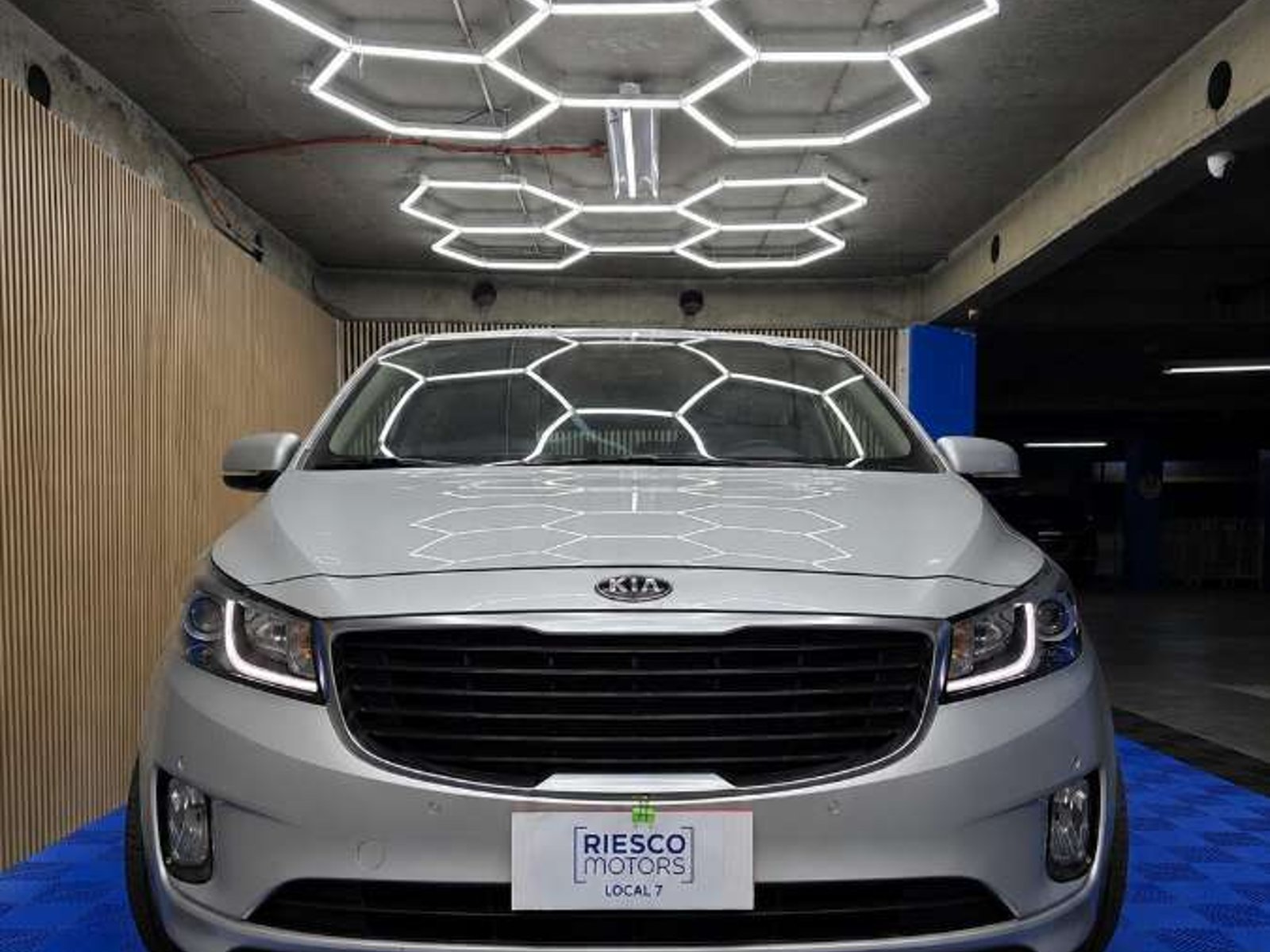 Kia Grand Carnival 2018 - Foto 3 de 19
