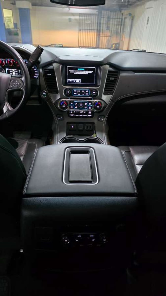 Chevrolet SUBURBAN LT 5.3 V8 4x4 2020 - Imagen 6 de 19