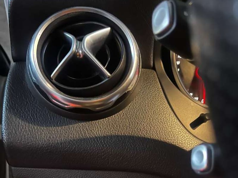 Mercedes-Benz GLA 200 2021 - Imagen 13 de 19