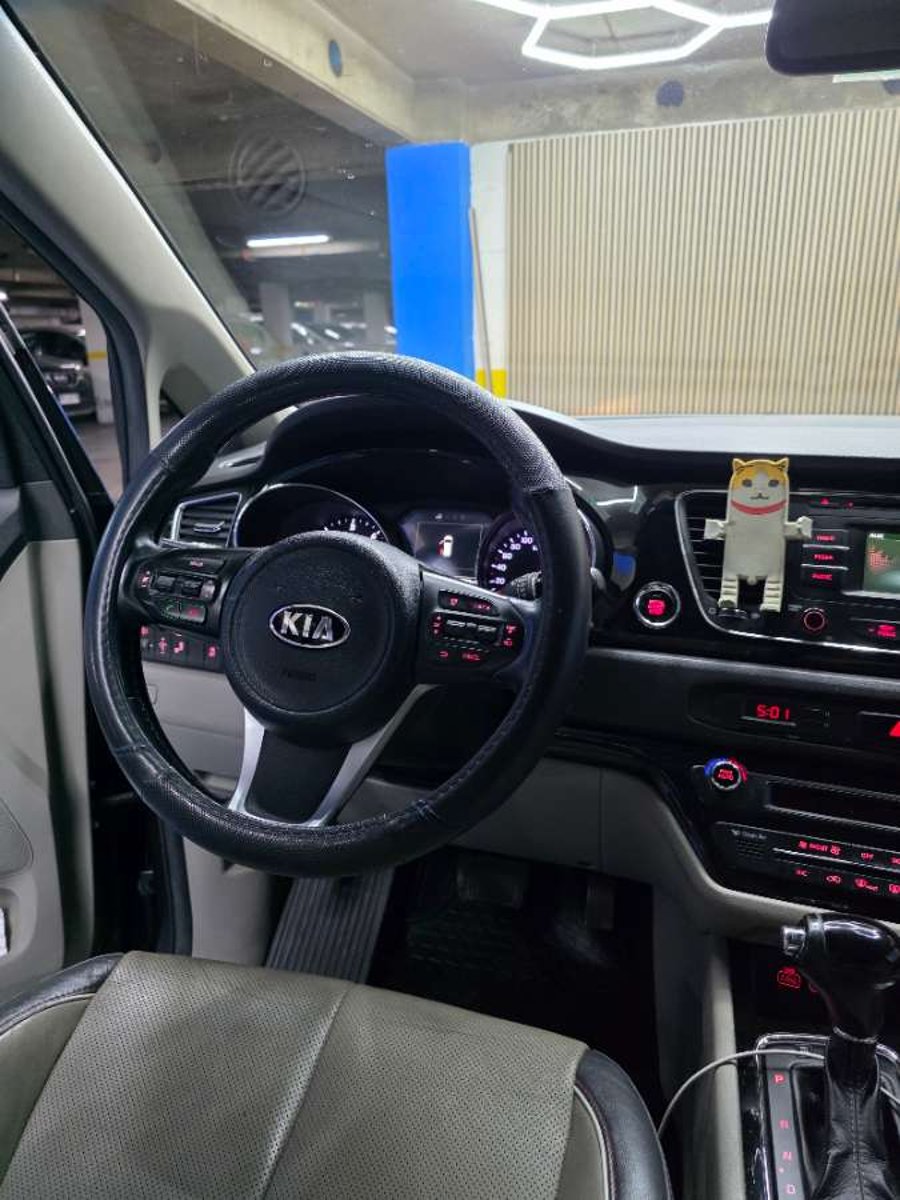 Kia Grand Carnival 2016 - Imagen 12 de 17