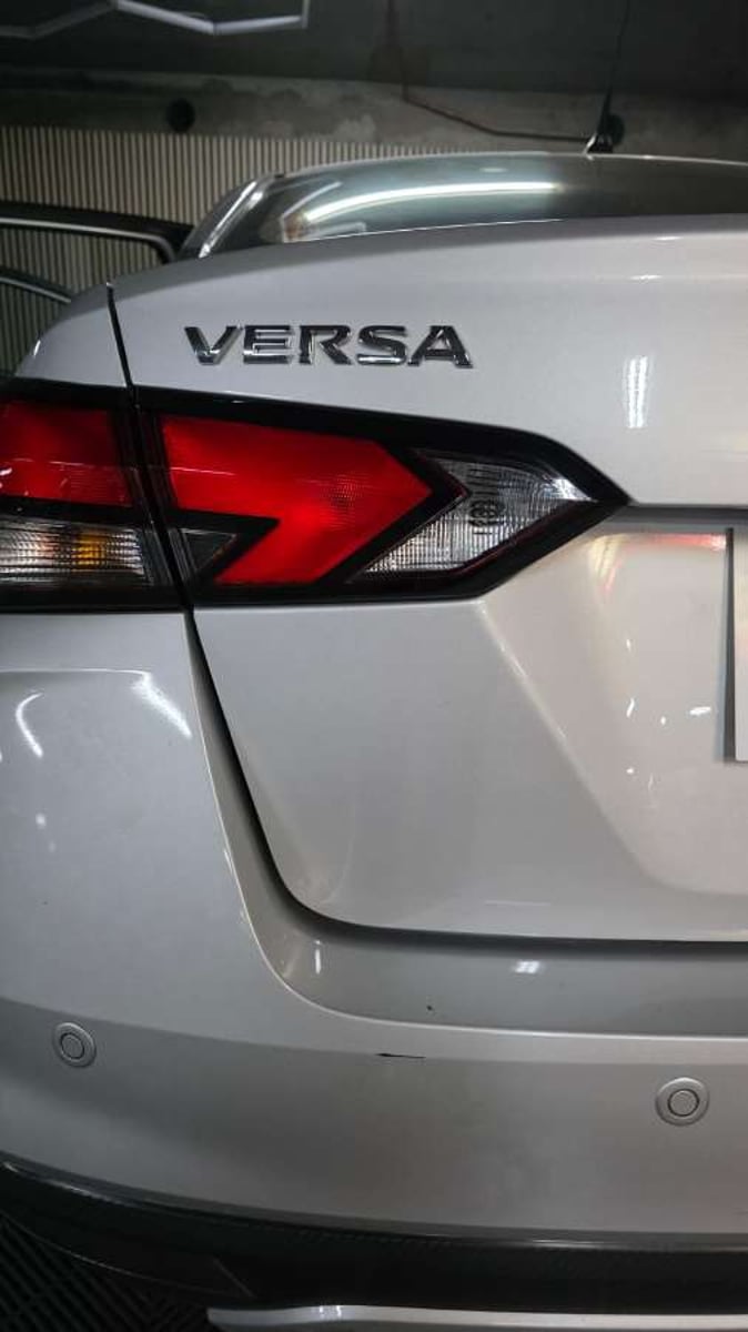 NISSAN VERSA 2022 - Imagen 12 de 13