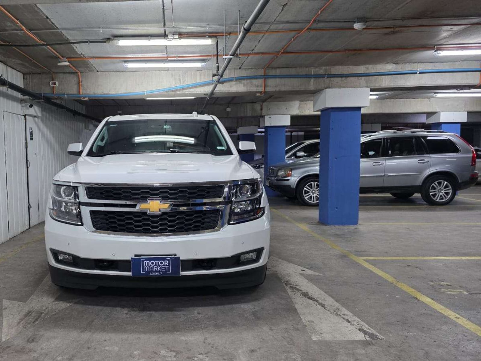 Chevrolet SUBURBAN LT 5.3 V8 4x4 2020 - Foto 2 de 19