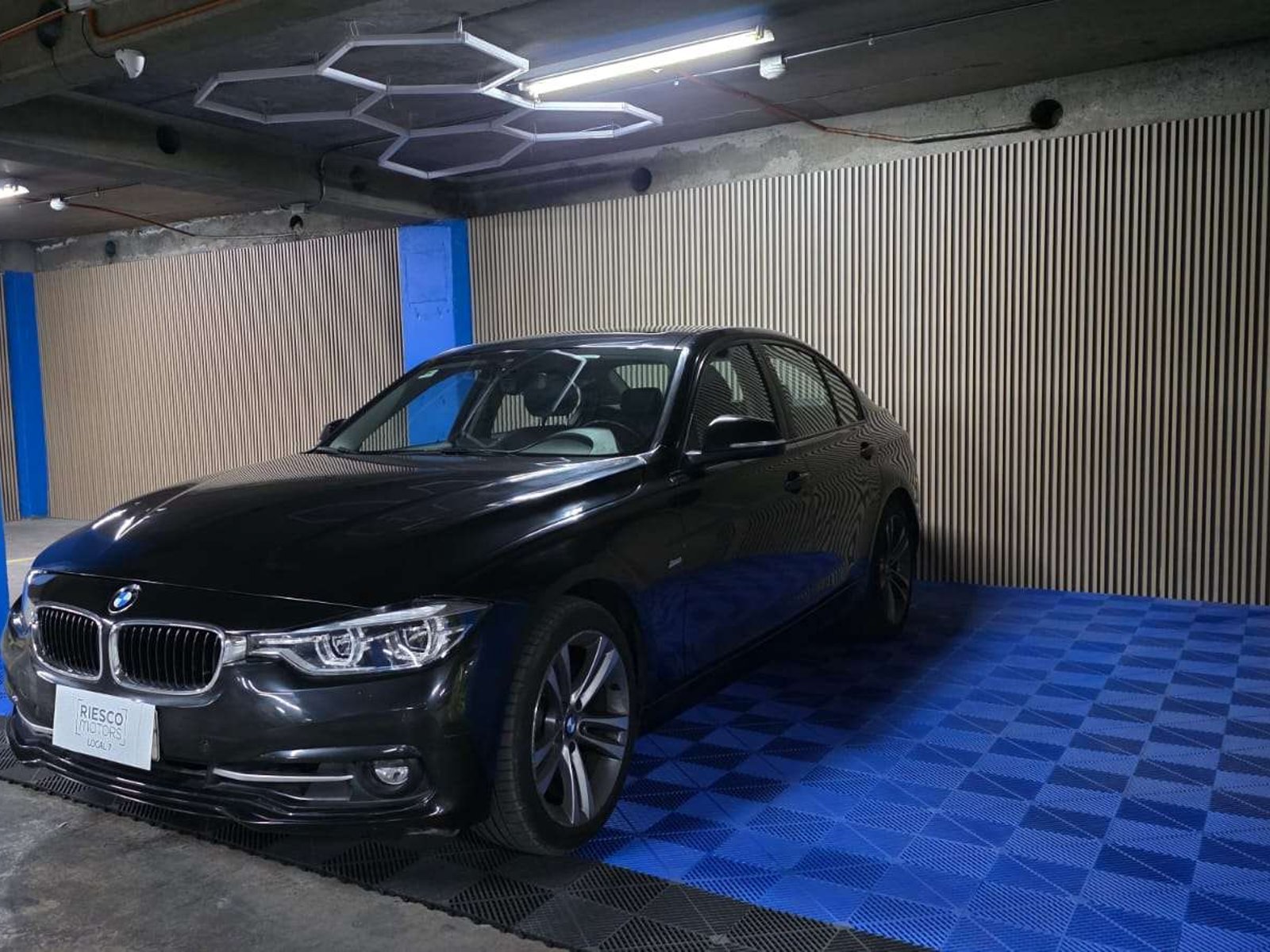 BMW 320I 2017 - Foto 2 de 13