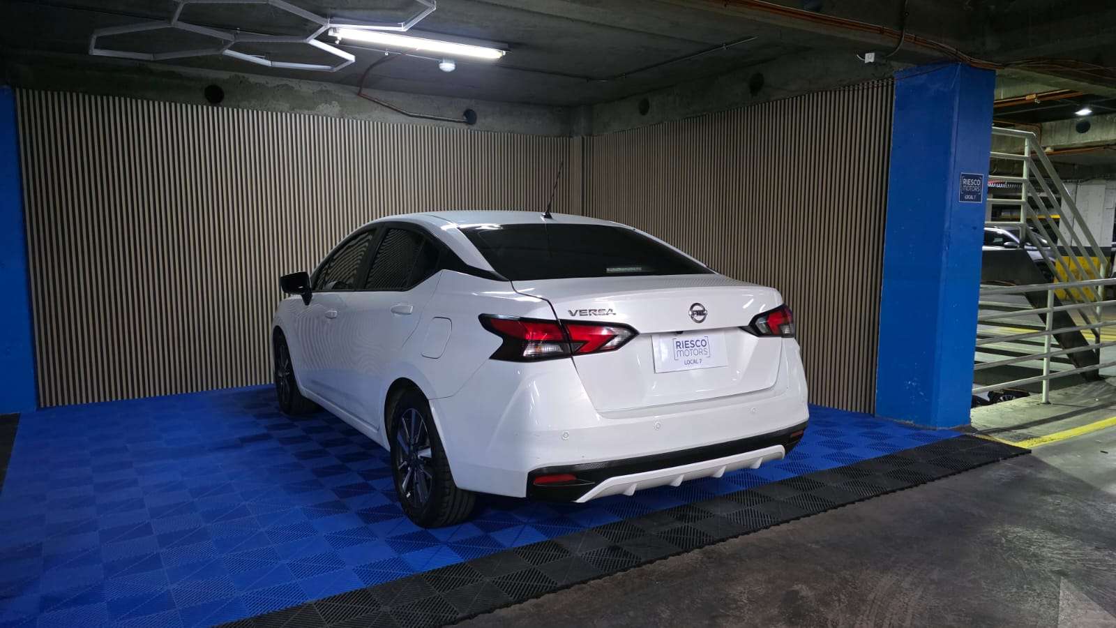 NISSAN VERSA 2022 - Imagen 7 de 14