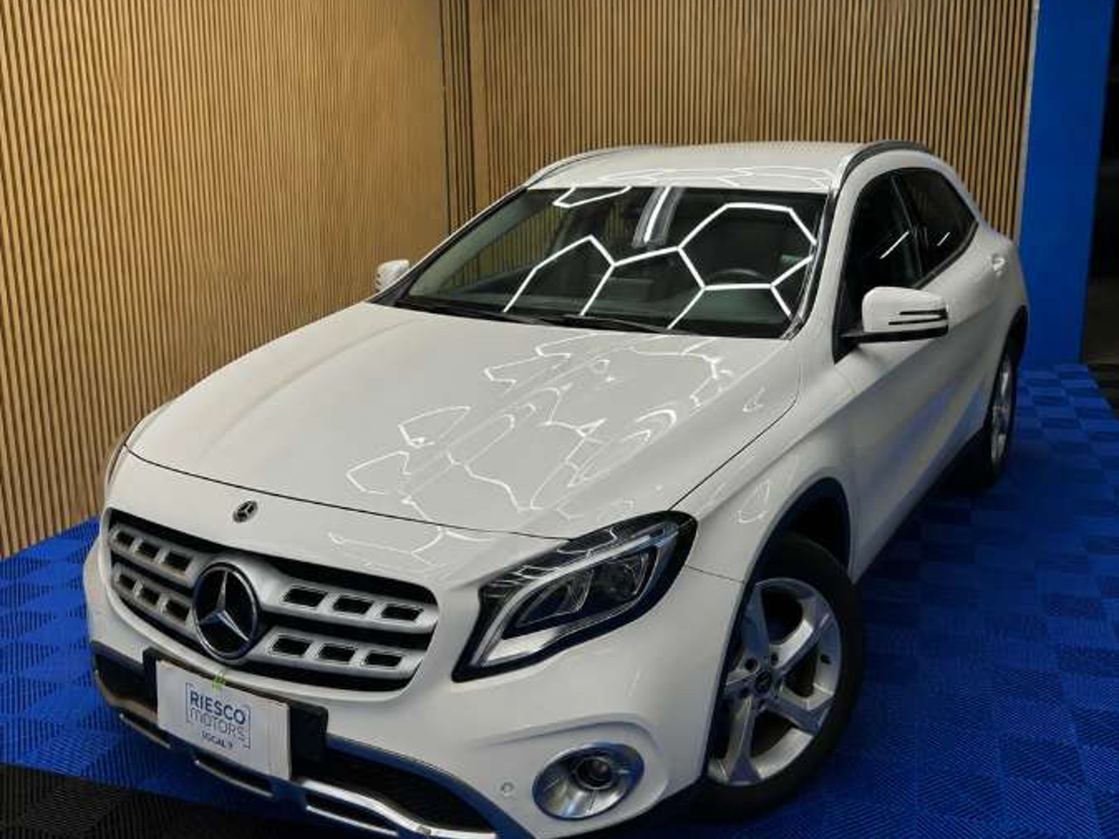 Mercedes-Benz GLA 200 2021 - Foto 2 de 19