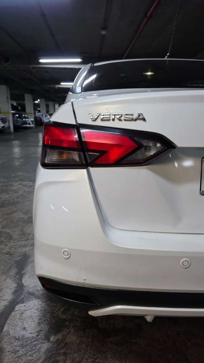 NISSAN VERSA 2022 - Imagen 14 de 14