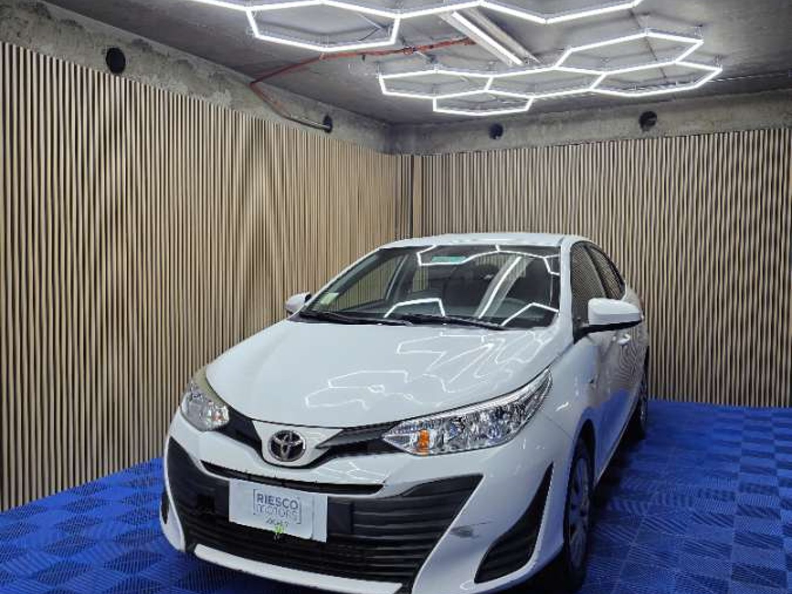 Toyota NEW YARIS 2018 - Foto 2 de 15