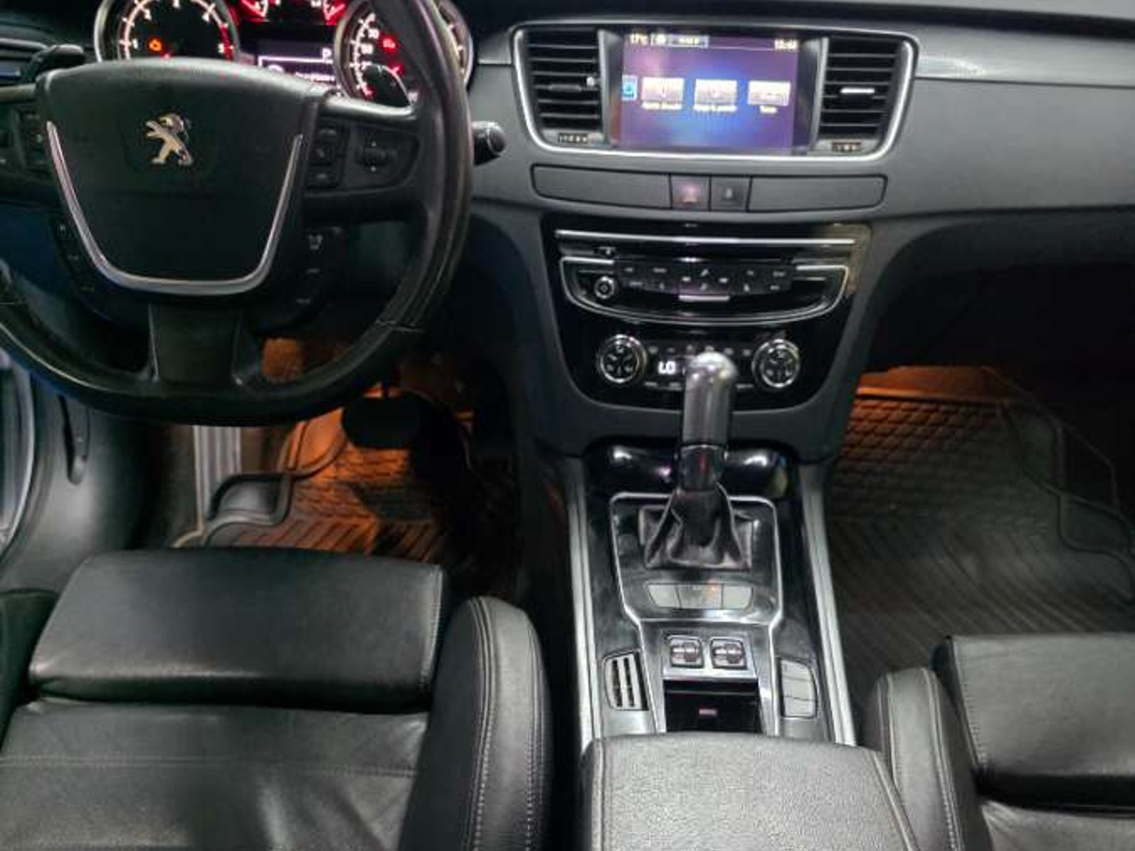 Peugeot 508 Allure 2.0 2017 - Foto 5 de 17