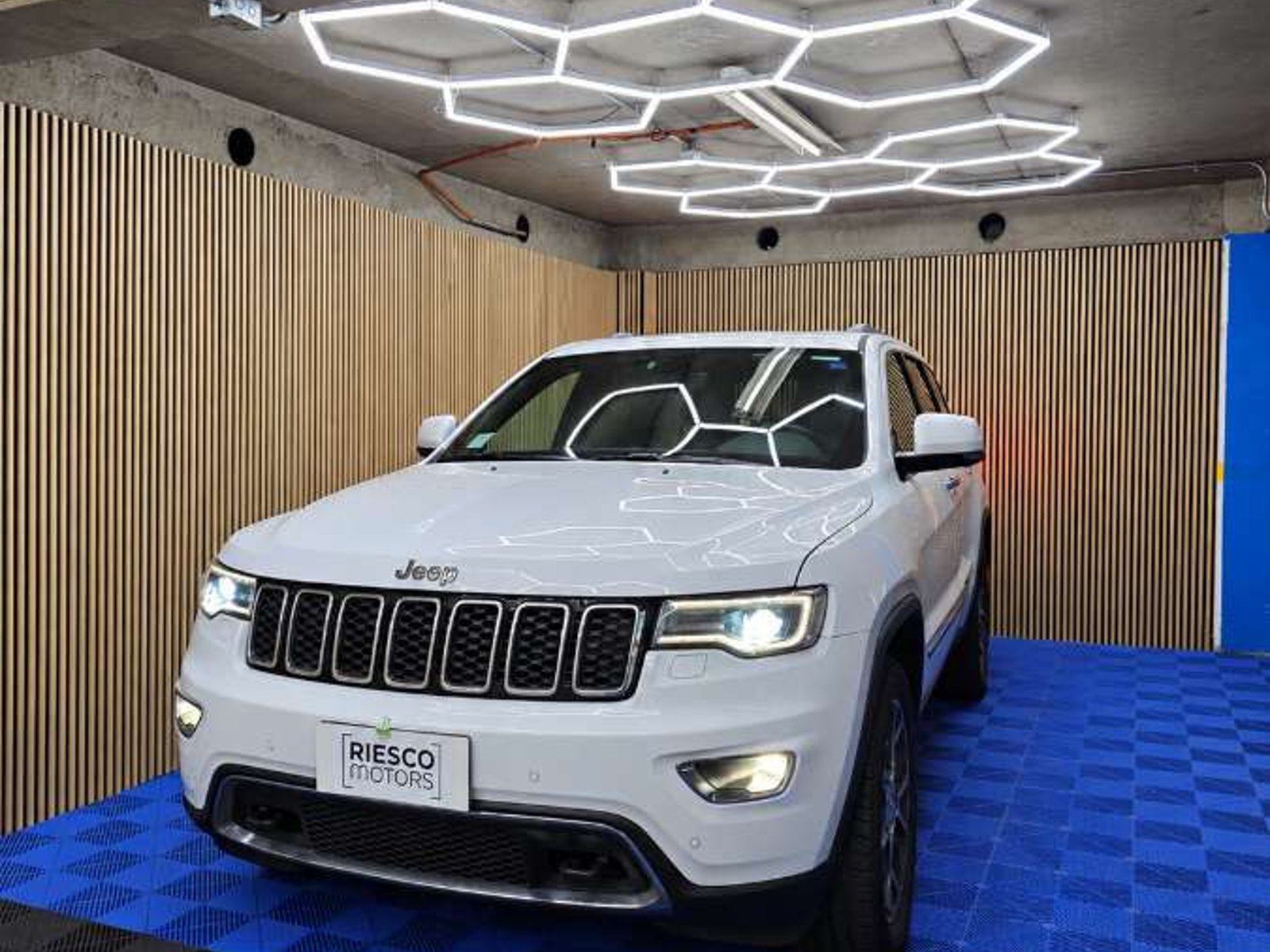 Jeep CHEROKEE LIMITED 2020 - Foto 2 de 20