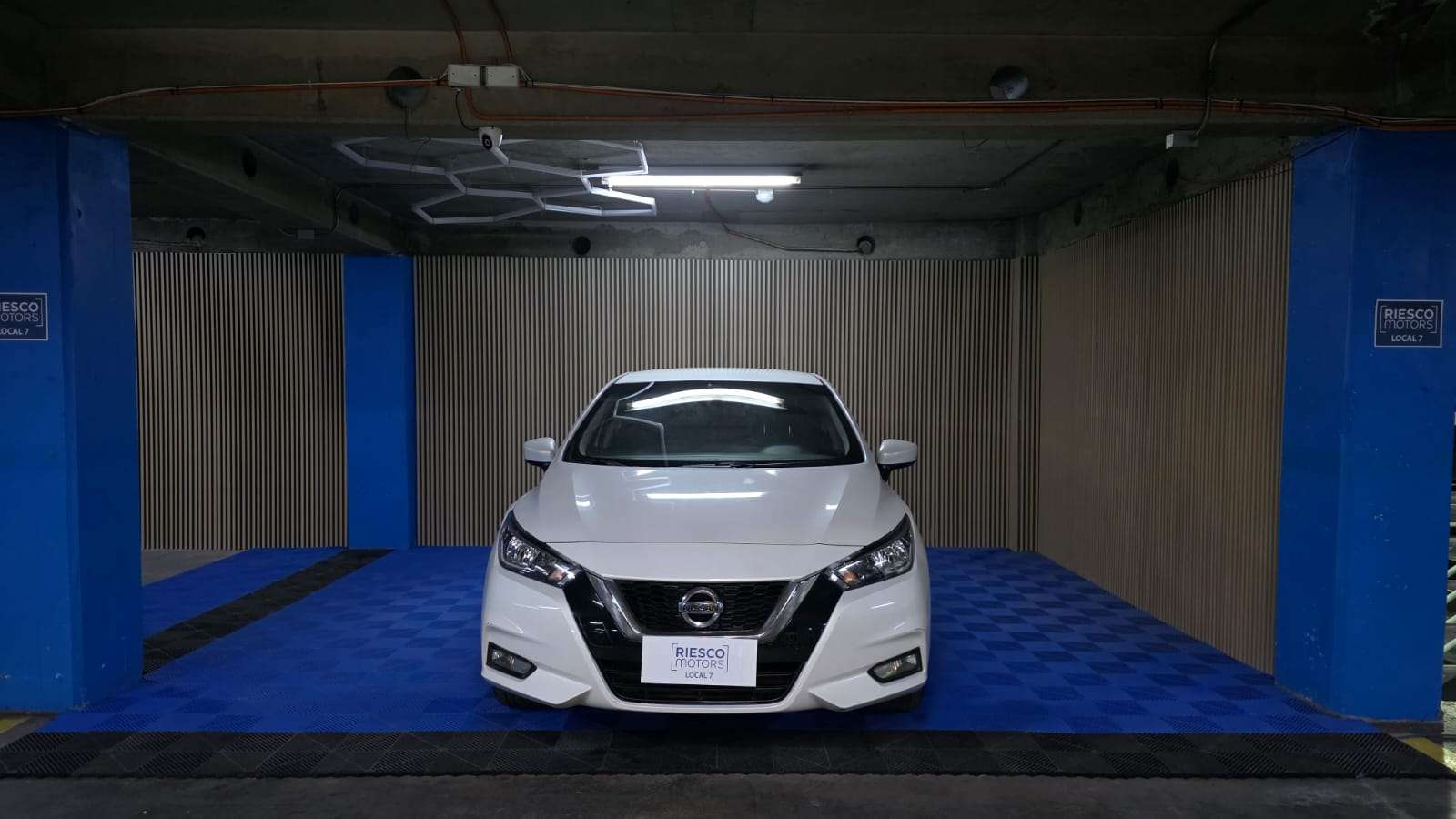 NISSAN VERSA 2022 - Foto 3 de 14