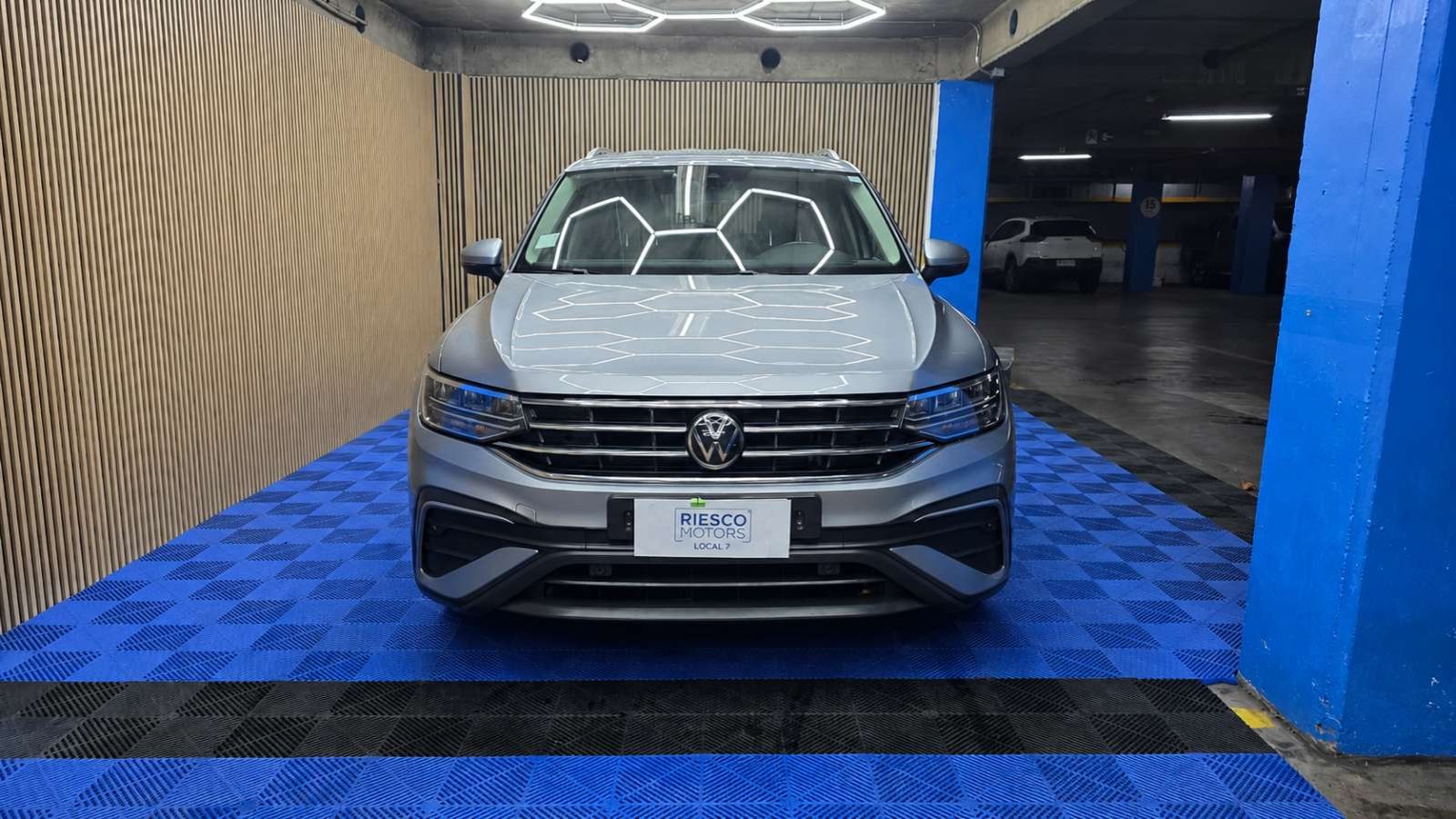 Volkswagen TIGUAN Comfortline 1.4 TSI 2023 - Imagen 3 de 13
