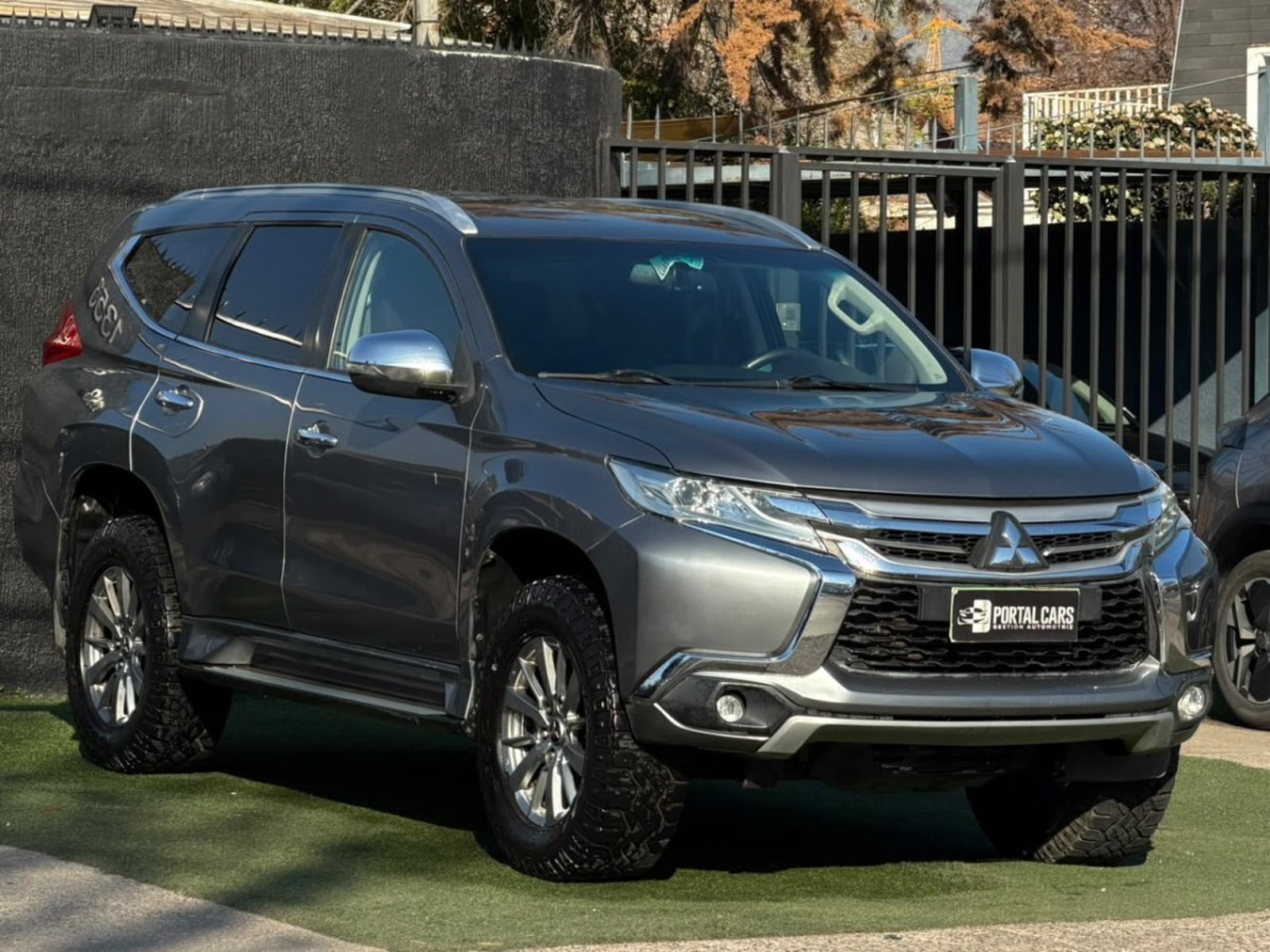 Mitsubishi MONTERO SPORT 2.4 2018 - Foto 2 de 10