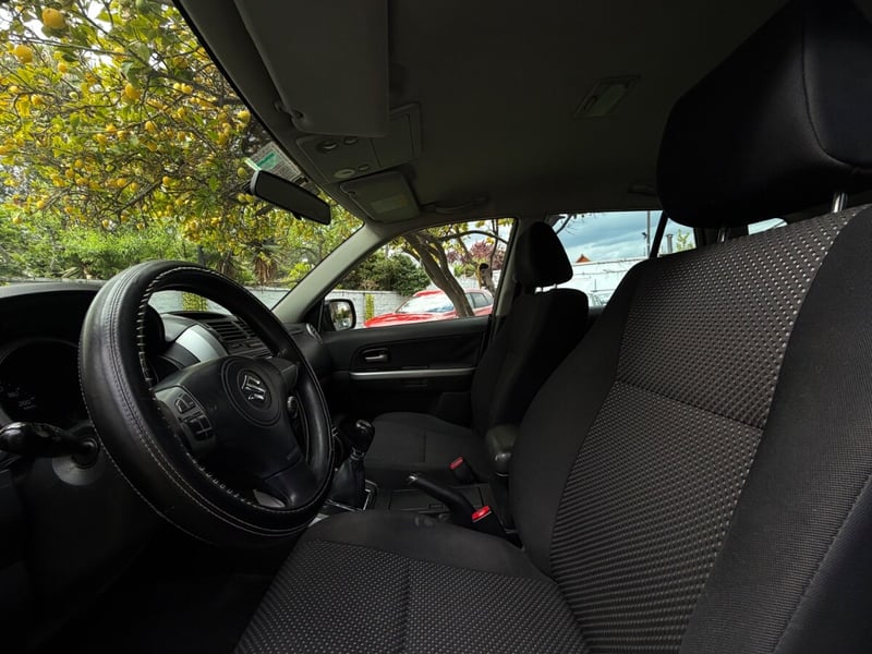 Suzuki GRAND NOMADE 2.0 GLX 2 4X4 2008 - Imagen 6 de 10