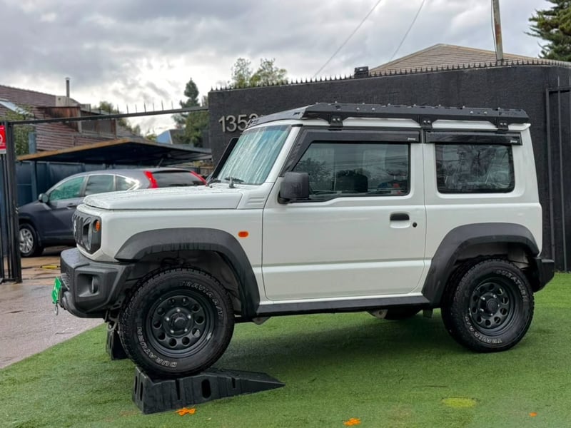 Suzuki JIMNY GL 1.5 Winche 4x4 2025 - Imagen 7 de 10