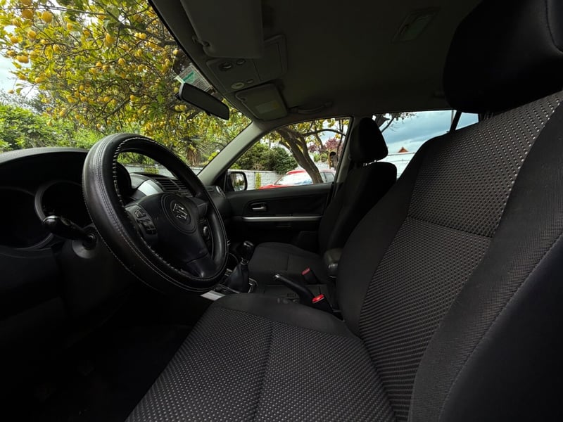 Suzuki GRAND NOMADE 2.0 GLX 2 4X4 2008 - Imagen 7 de 10
