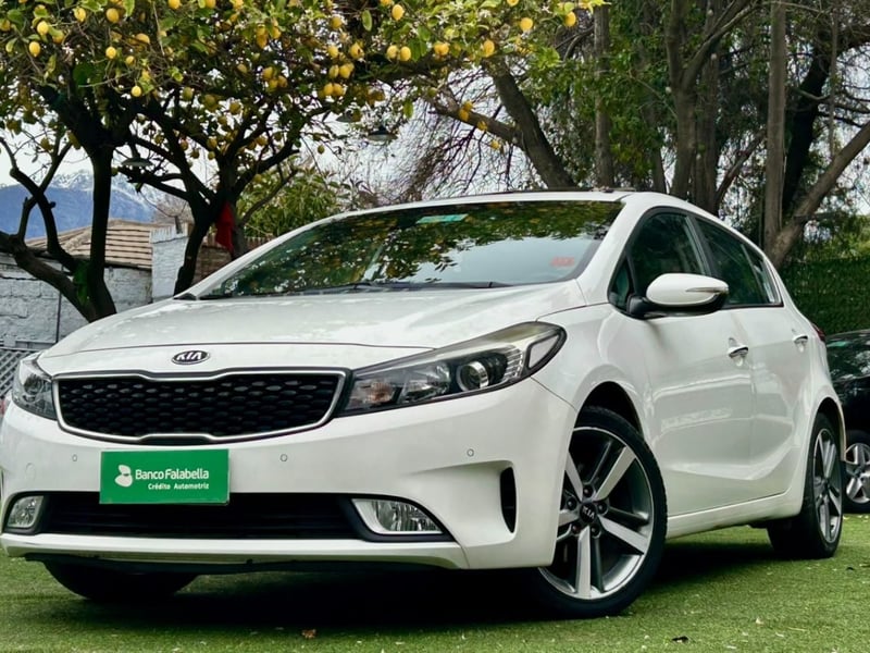 Kia CERATO 5 CERATO 5 EX 1.6 2017 - Imagen 6 de 10