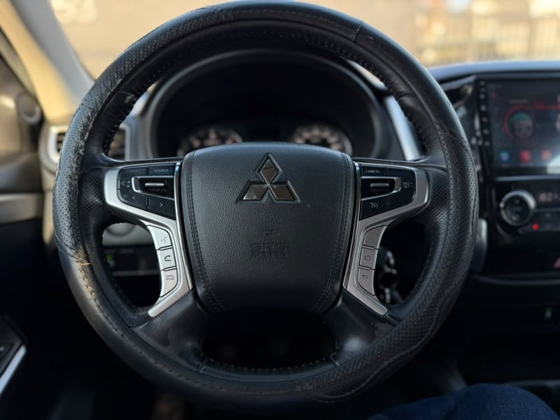 Mitsubishi MONTERO SPORT 2.4 2018 - Imagen 6 de 10