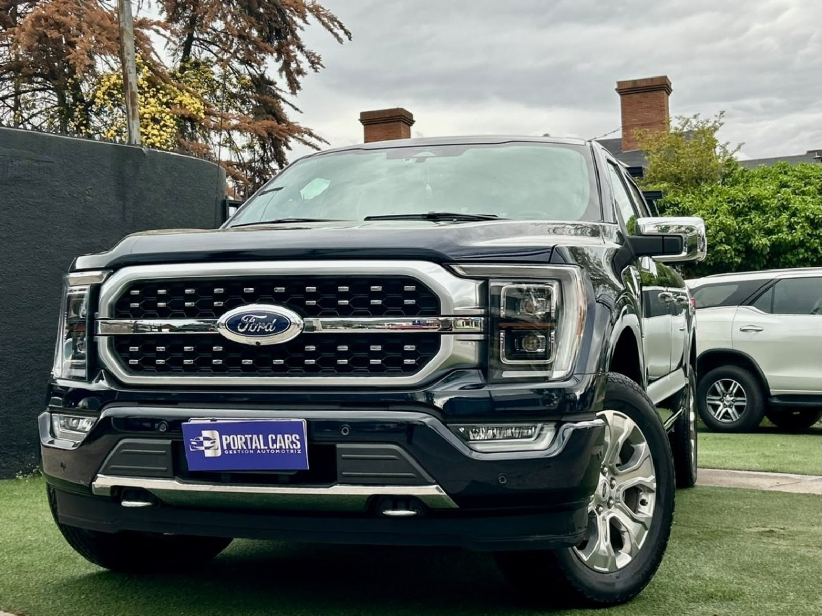 Ford F-150 PLATINUM 4X4 3.5 2024 - Foto 4 de 10