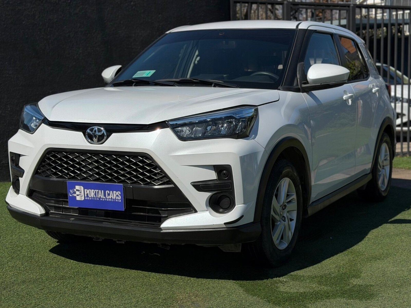 Toyota RAIZE 1.2 E AUT 2022 - Imagen 7 de 10