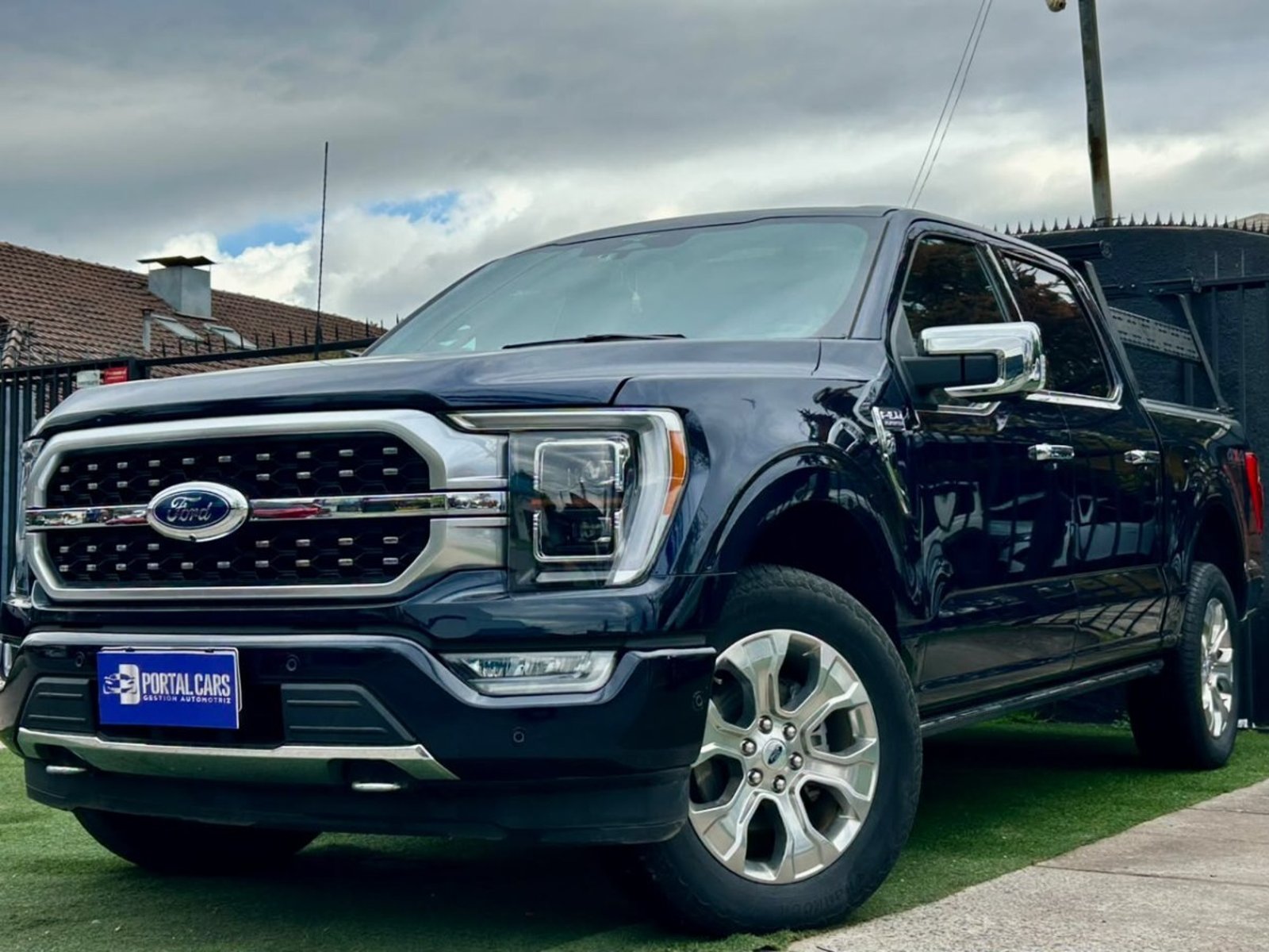 Ford F-150 PLATINUM 4X4 3.5 2024 - Foto 5 de 10