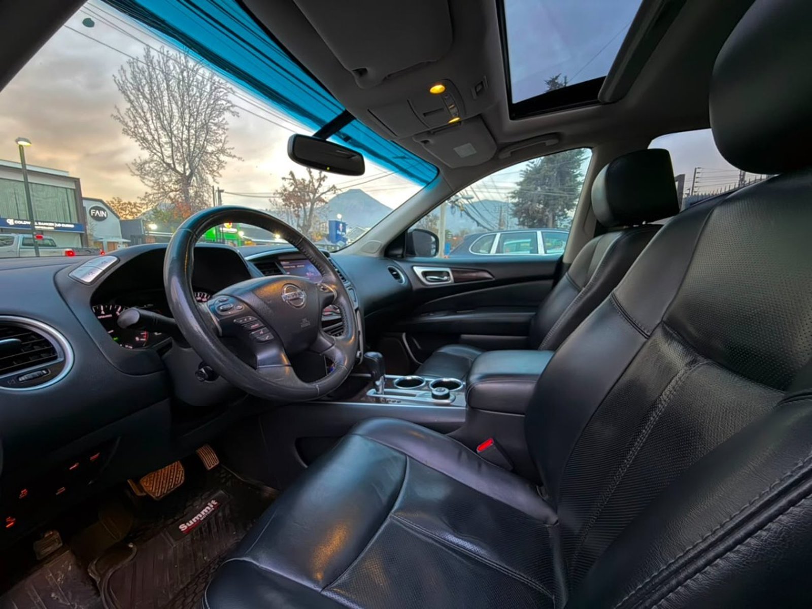 Nissan PATHFINDER Exclusive 4x4 3.5 AUT 2016 - Imagen 7 de 10