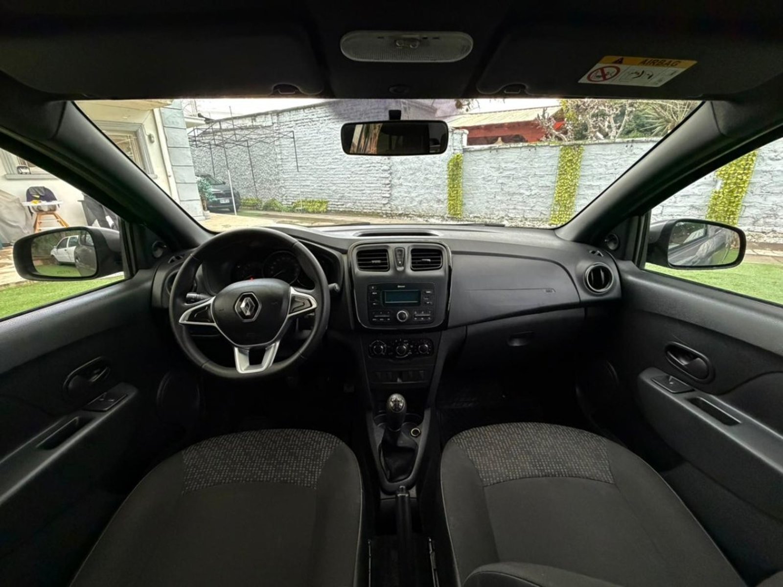 Renault SYMBOL Zen 1.6 Mécanico 2022 - Imagen 8 de 10