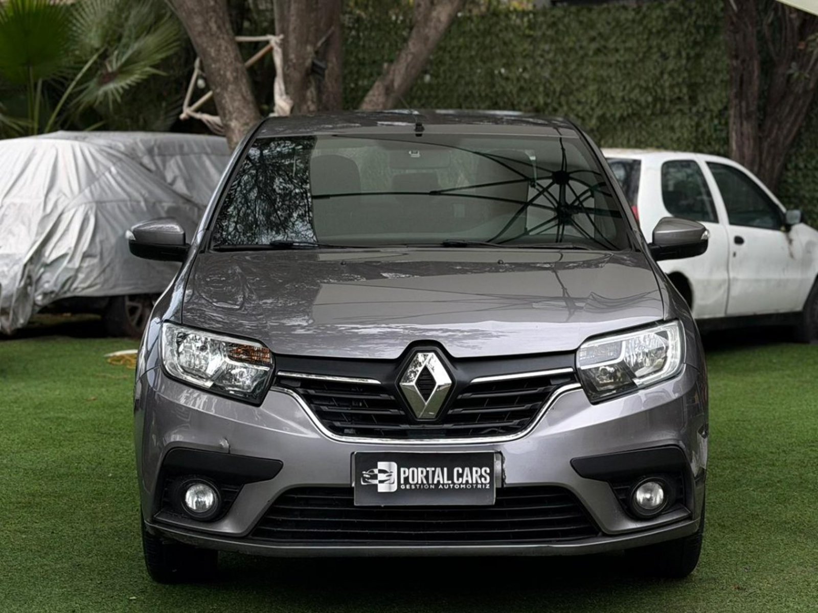 Renault SYMBOL Zen 1.6 Mécanico 2022 - Foto 3 de 10