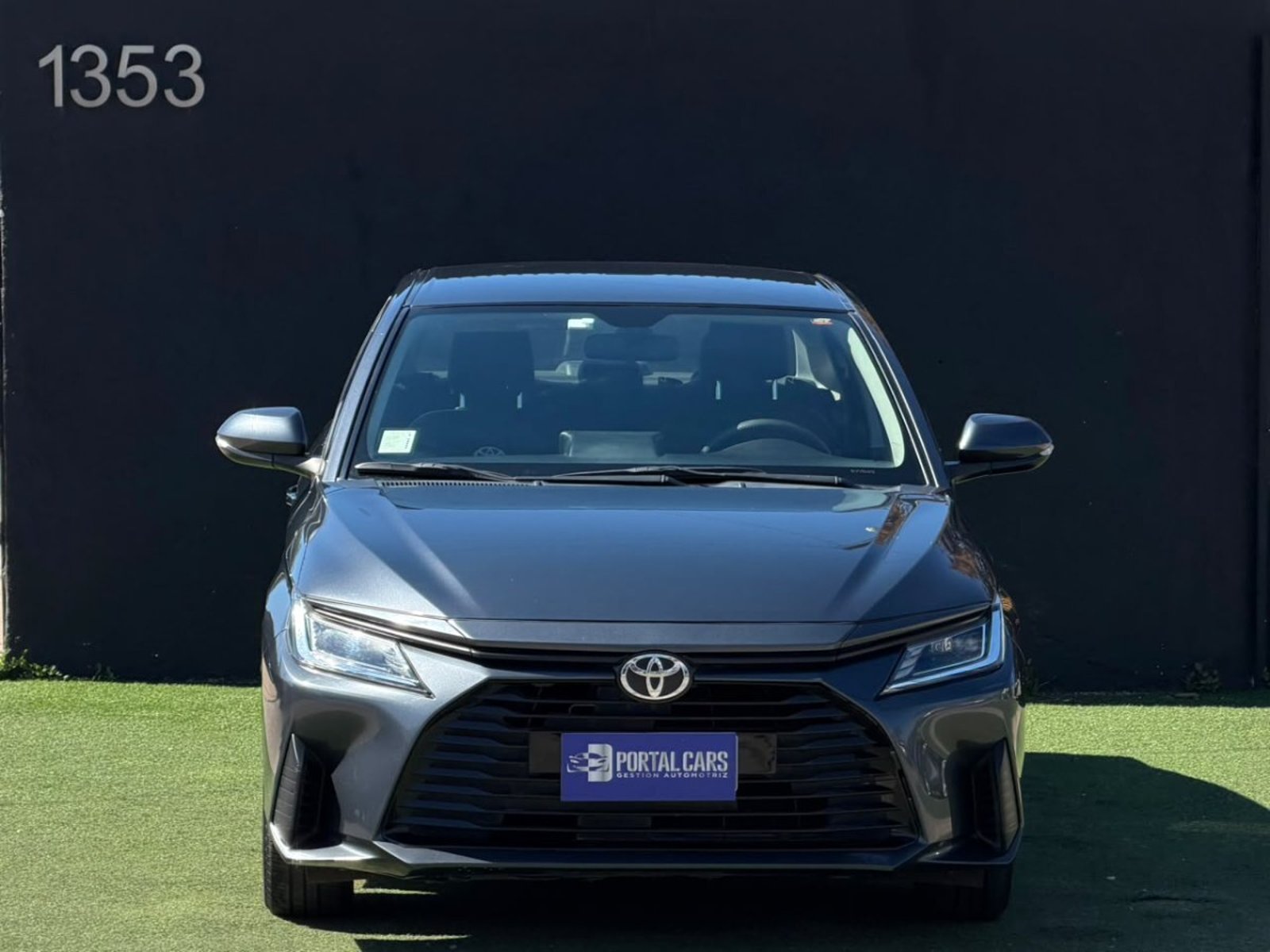 Toyota YARIS E 1.5 2023 - Imagen 6 de 10