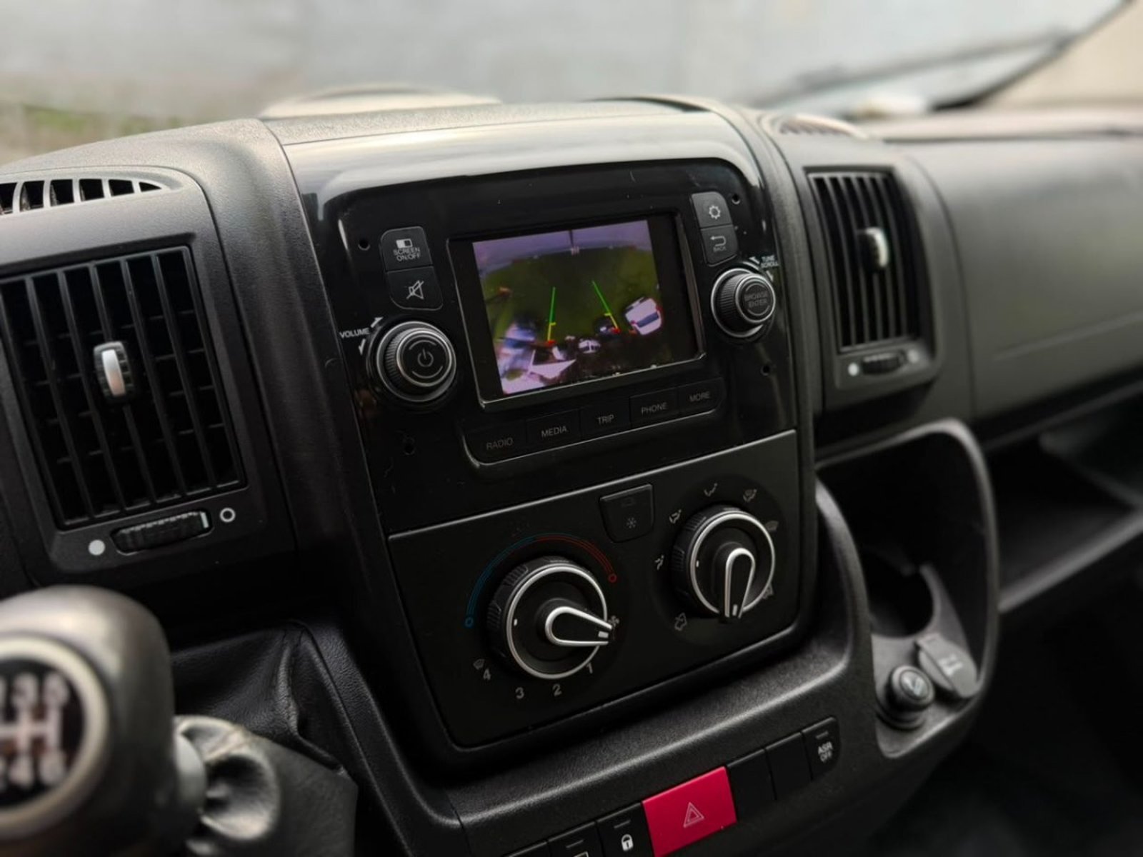 Peugeot BOXER HDI L2H2 2.0 2022 - Imagen 7 de 10