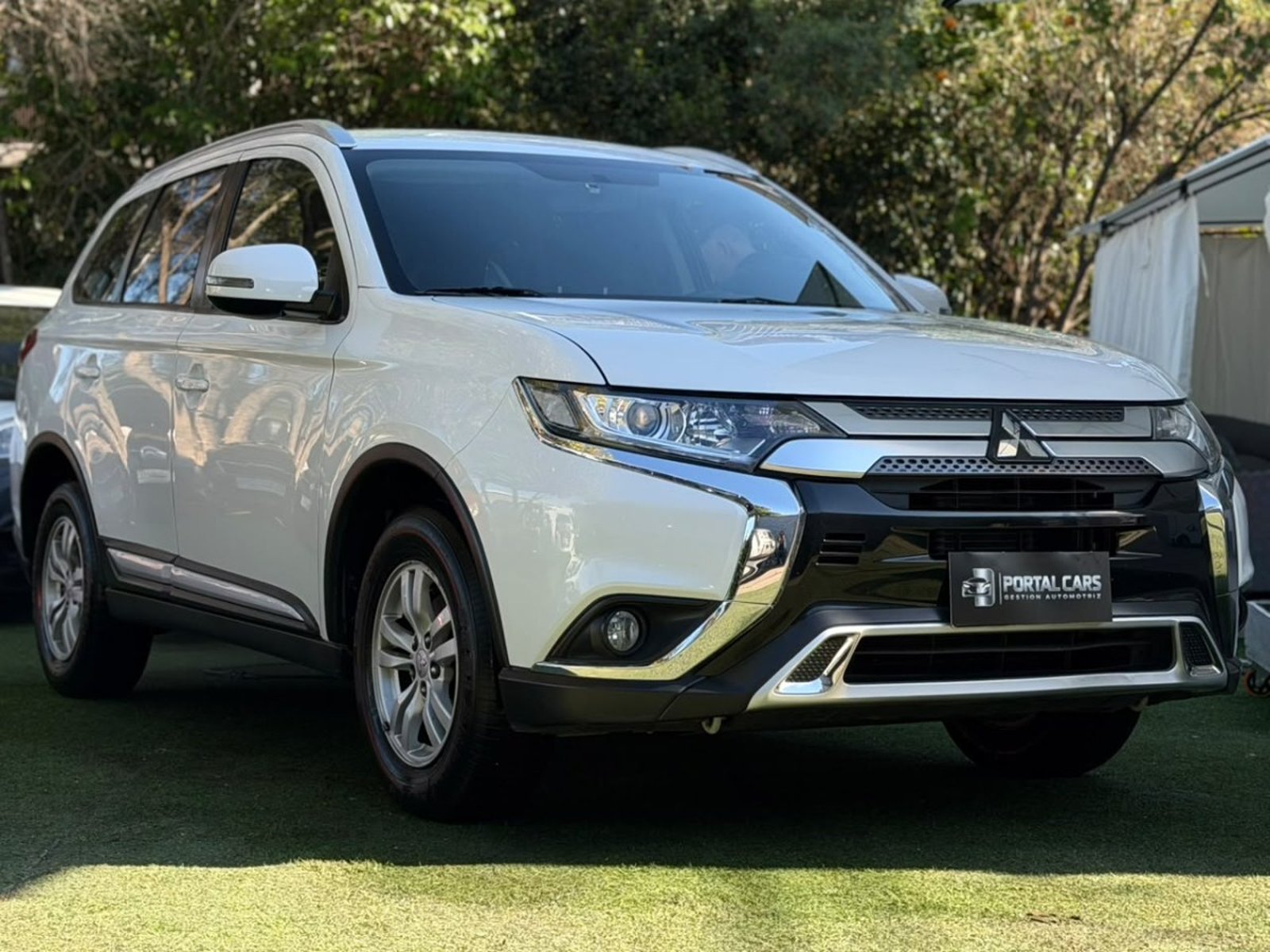 Mitsubishi OUTLANDER CVT 2.0 AUT 2022 - Foto 2 de 10